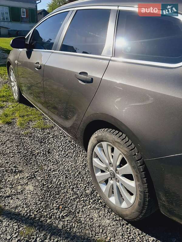 Универсал Opel Astra 2012 в Николаеве