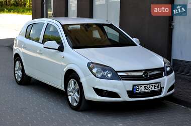 Opel Astra 2013