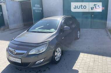 Універсал Opel Astra 2012 в Тернополі