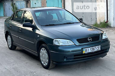 Седан Opel Astra 2004 в Никополе
