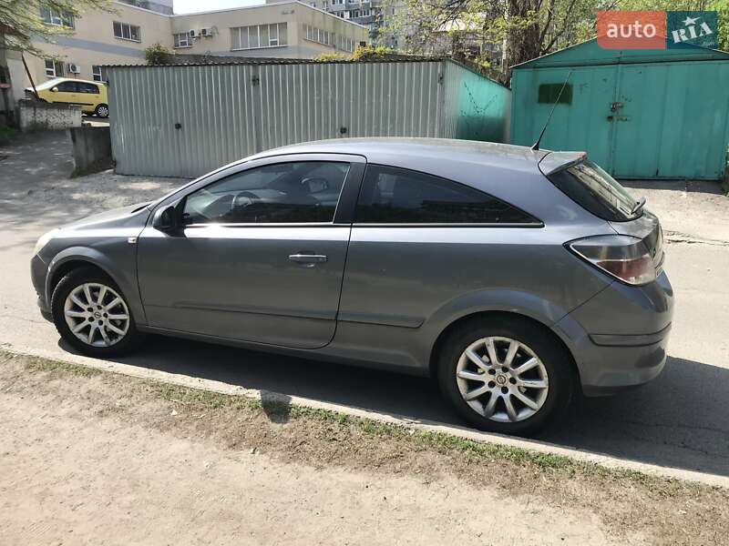 Хэтчбек Opel Astra 2006 в Днепре