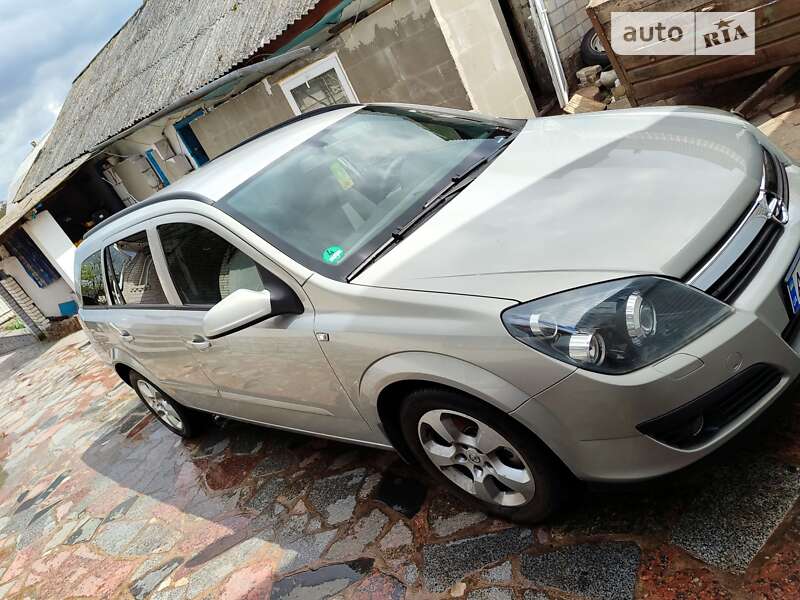 Універсал Opel Astra 2005 в Бершаді