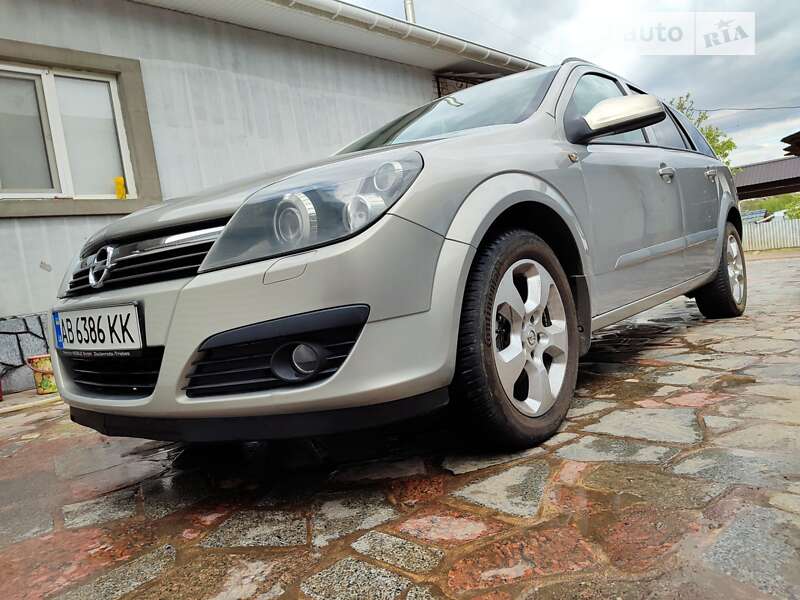 Універсал Opel Astra 2005 в Бершаді