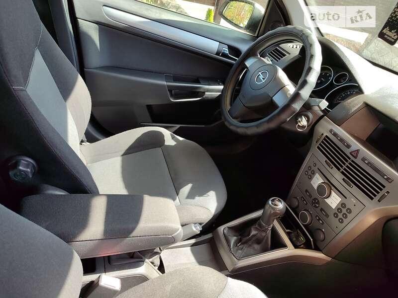 Універсал Opel Astra 2005 в Бершаді