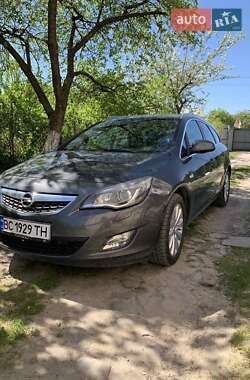 Opel Astra 2012