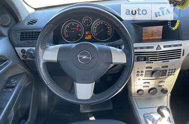 Хэтчбек Opel Astra 2008 в Рожище