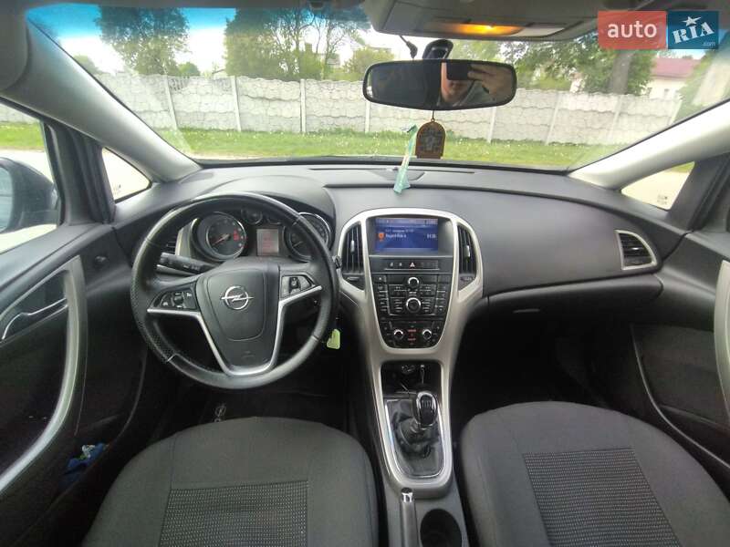 Универсал Opel Astra 2011 в Виннице