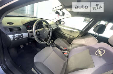 Универсал Opel Astra 2010 в Городенке