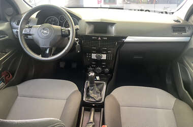 Универсал Opel Astra 2010 в Городенке