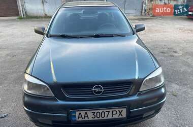 Седан Opel Astra 2004 в 