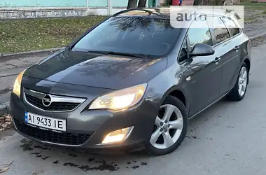 Opel Astra 2011