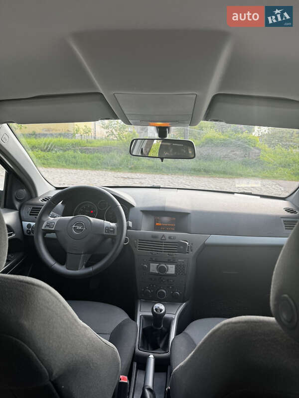 Хетчбек Opel Astra 2005 в Бердичеві