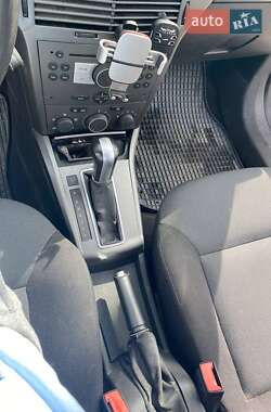 Универсал Opel Astra 2005 в 