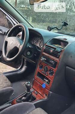 Седан Opel Astra 2008 в Борщеве