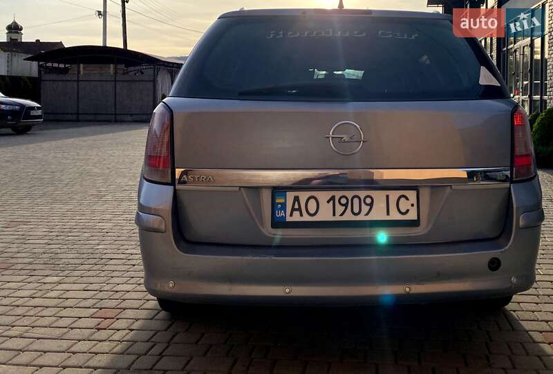 Універсал Opel Astra 2008 в Хусті