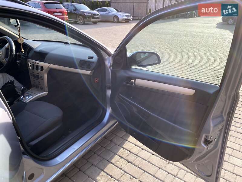 Універсал Opel Astra 2008 в Хусті