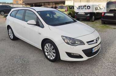 Універсал Opel Astra 2015 в Житомирі