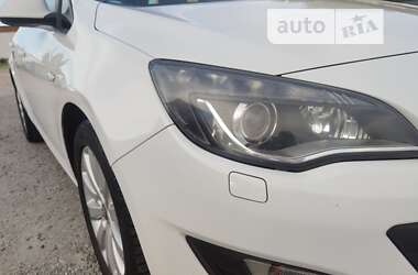 Универсал Opel Astra 2015 в Житомире