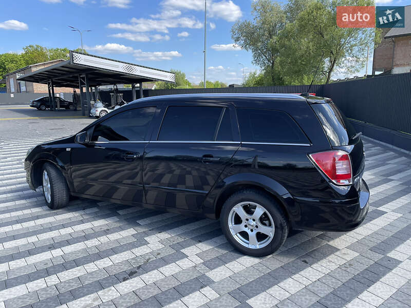 Універсал Opel Astra 2008 в Львові