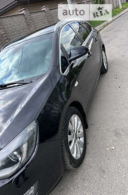 Универсал Opel Astra 2011 в Ивано-Франковске