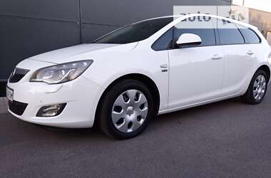 Універсал Opel Astra 2011 в Львові