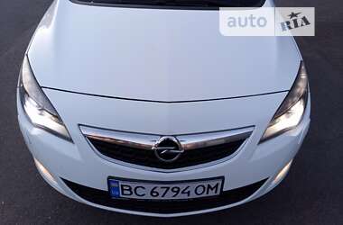 Універсал Opel Astra 2011 в Львові