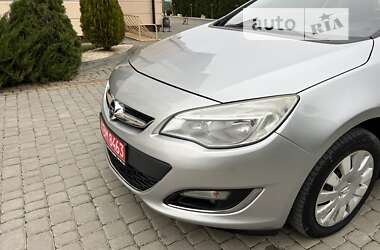 Универсал Opel Astra 2013 в Дунаевцах