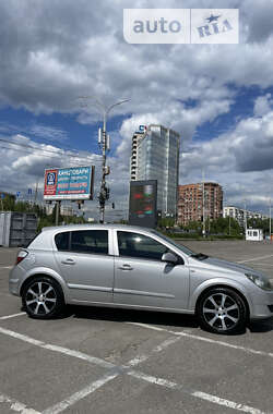 Хэтчбек Opel Astra 2004 в Корсуне-Шевченковском