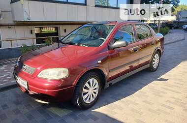 Седан Opel Astra 2006 в Дніпрі