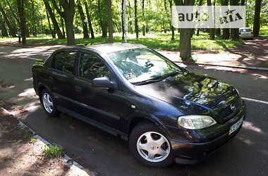 Седан Opel Astra 2006 в Черновцах