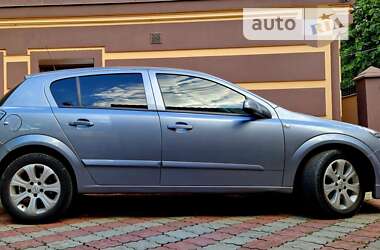 Хэтчбек Opel Astra 2009 в Черновцах