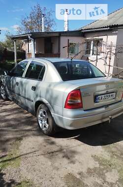 Седан Opel Astra 2006 в Прилуках