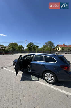 Універсал Opel Astra 2012 в 