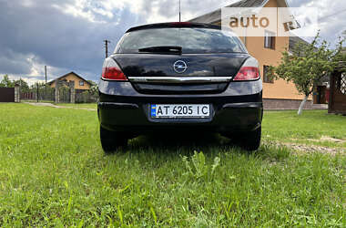 Хэтчбек Opel Astra 2006 в Надворной