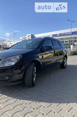 Универсал Opel Astra 2005 в Черновцах