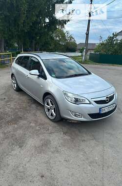 Opel Astra 2011