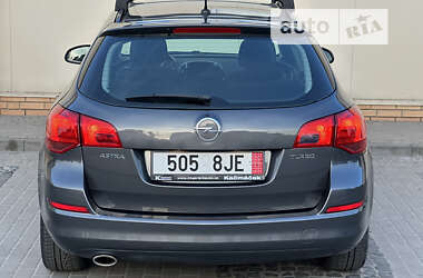 Универсал Opel Astra 2011 в Дубно