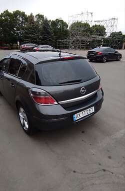Хэтчбек Opel Astra 2012 в Лозовой