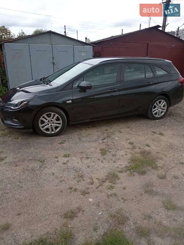 Універсал Opel Astra 2016 в Львові