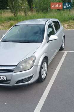 Opel Astra 2011