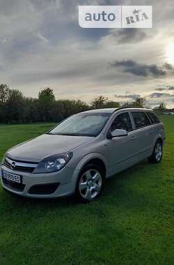 Универсал Opel Astra 2005 в Варве