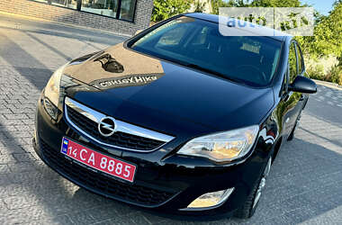 Opel Astra 2011