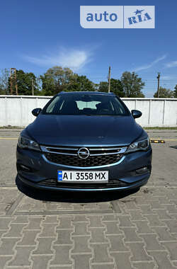 Універсал Opel Astra 2017 в Києві