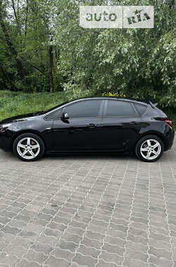 Хэтчбек Opel Astra 2010 в Львове