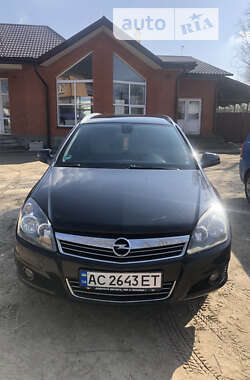 Универсал Opel Astra 2010 в Камне-Каширском