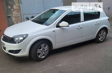 Седан Opel Astra 2013 в Києві