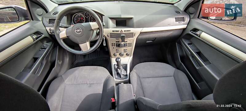 Универсал Opel Astra 2008 в Нетешине