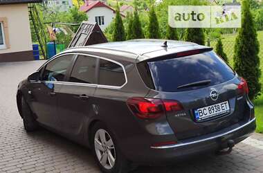 Универсал Opel Astra 2013 в Дрогобыче