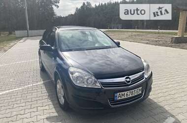 Хэтчбек Opel Astra 2007 в Коростене