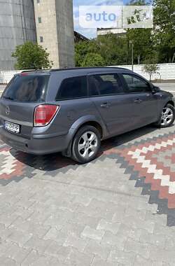 Универсал Opel Astra 2005 в Теофиполе